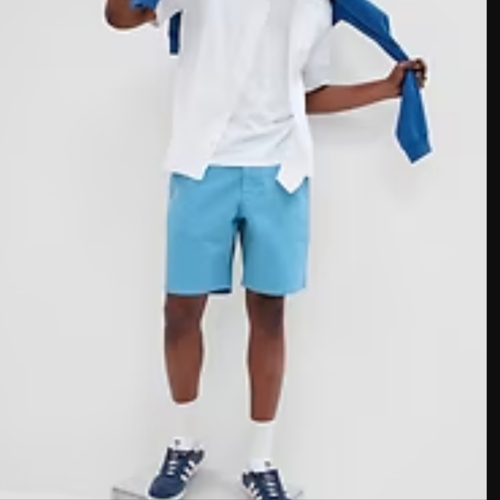 GAP Mens 8" Vintage Style Shorts.  Summer Spring. Size 31 Light Blue NEW
